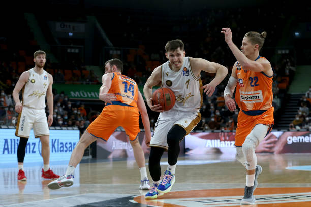 中超比赛的 中超比赛的